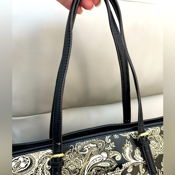 Anne Klein Paisley and Striped Towel - EUC - Picture 6 of 13